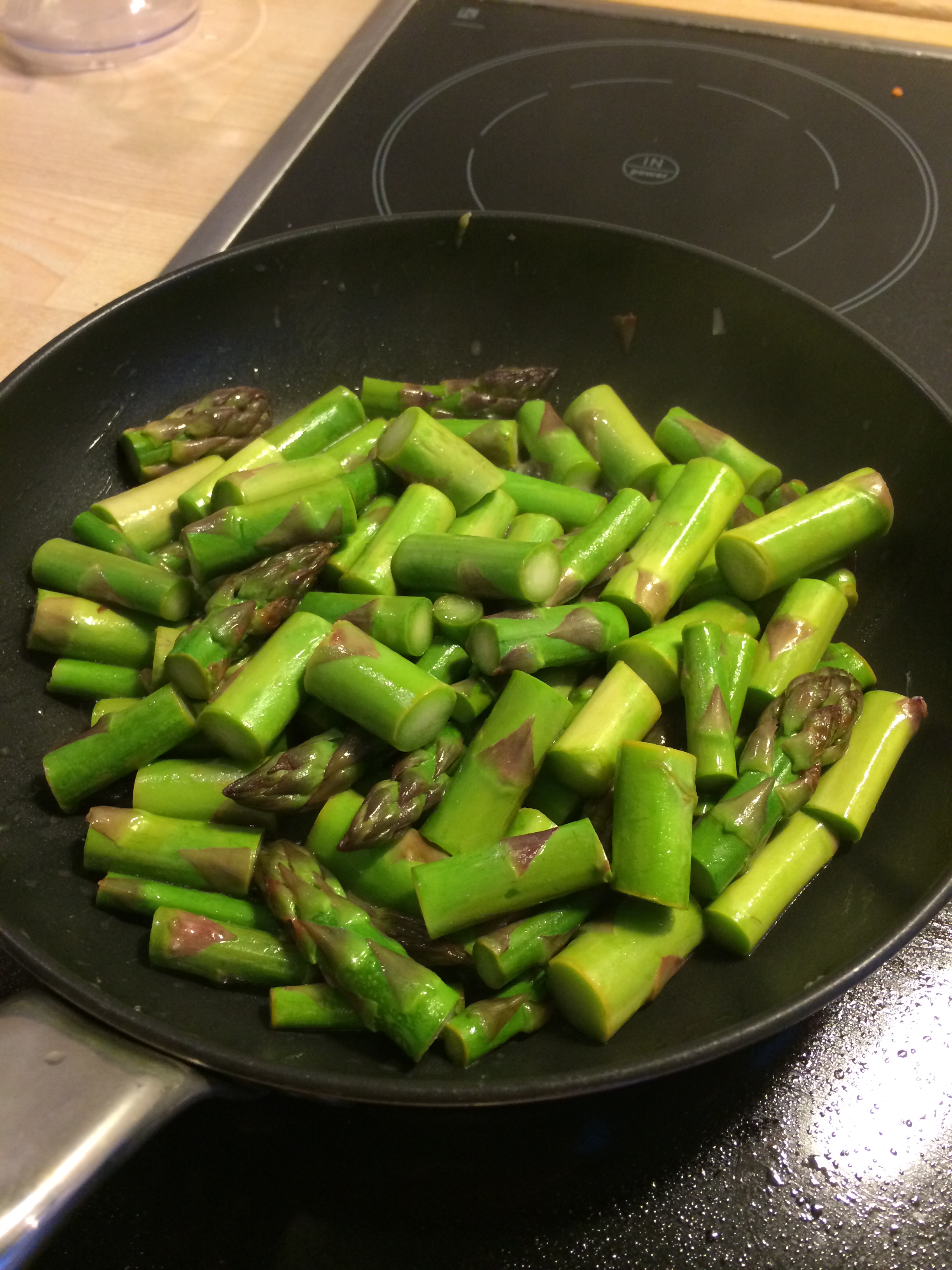 Sautée asparagus with lemon